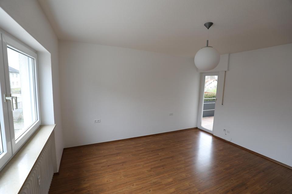 3 Zimmer Wohnung am Waldrand Balkon Stellplatz Einbauküche – Bild 13