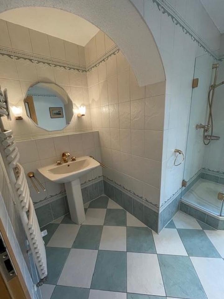 Gepflegtes Stadthaus mit Garten und Terrasse – Bild 15