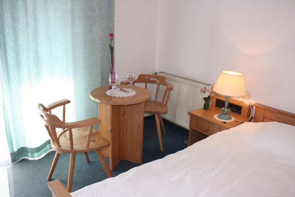 Pension 19 Zimmer, Gasthaus, Biergarten & Betreiberwohnung, Umwandlung "Gewerbe für Wohnen" – Bild 10