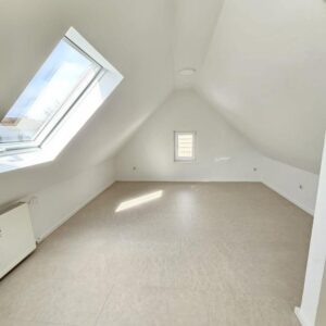 Charmante 2-Zimmer-Dachgeschosswohnung mit Einbauküche in ruhiger Lage von Gießen