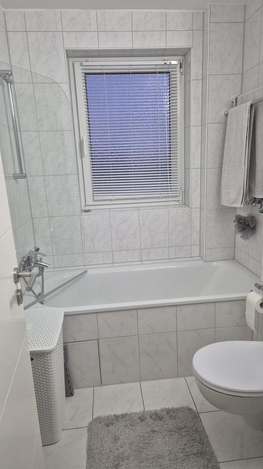 Helle 4 Zimmer Wohnung mit Balkon – Bild 11