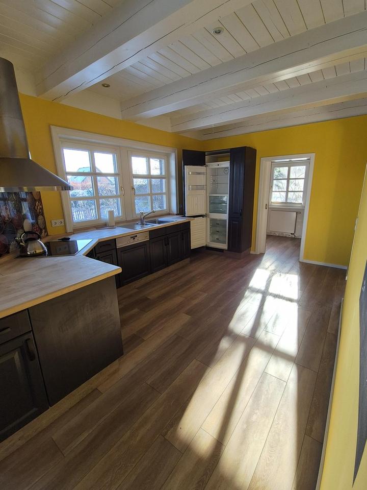 Weide, Wald und Wintergarten - Ein Traumhaus unterm Reetdach – Bild 25