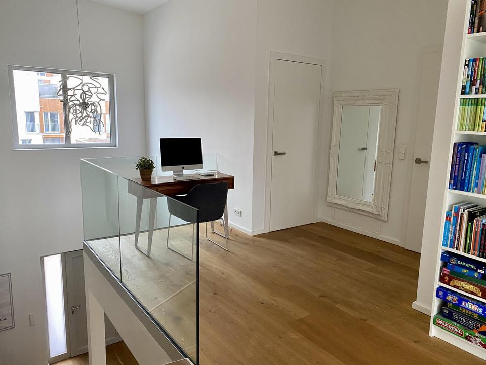 Moderne Stadtvilla mit Pool in Waldrandlage – Bild 25