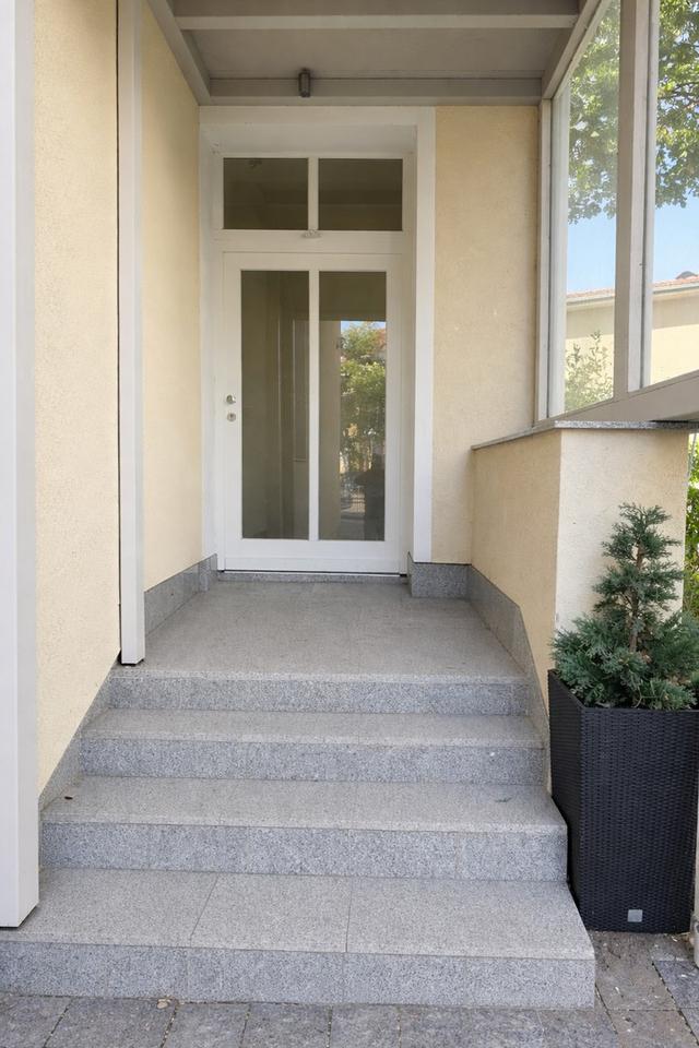 Herrschaftliche Hochparterrewohnung mit Terrasse, Kamin, Carport, in ruhiger Lage – Bild 21