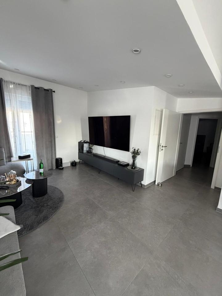 Traumhafte Wohnung – großzügig, lichtdurchflutet, mit sonnigem Garten – Bild 3