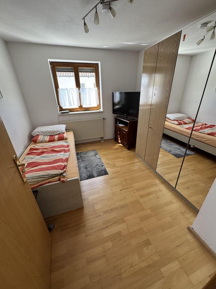 Platz für die ganze Familie! Traumhafte Doppelhaushälfte mit Blick ins Grüne – Bild 17