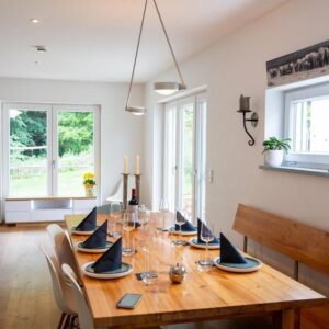 Vollausgestattete, möblierte Moderne Doppelhaushälfte am Wörthsee