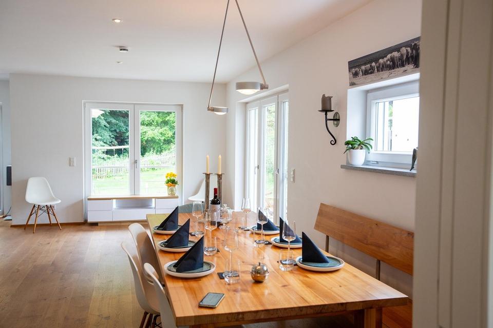 Vollausgestattete, möblierte Moderne Doppelhaushälfte am Wörthsee