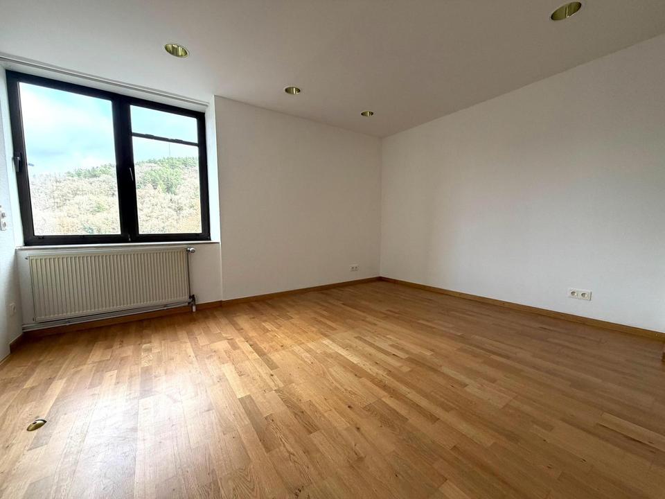 Modernes, großes, vielseitiges Haus inkl. Garage * in Kordel – Bild 11