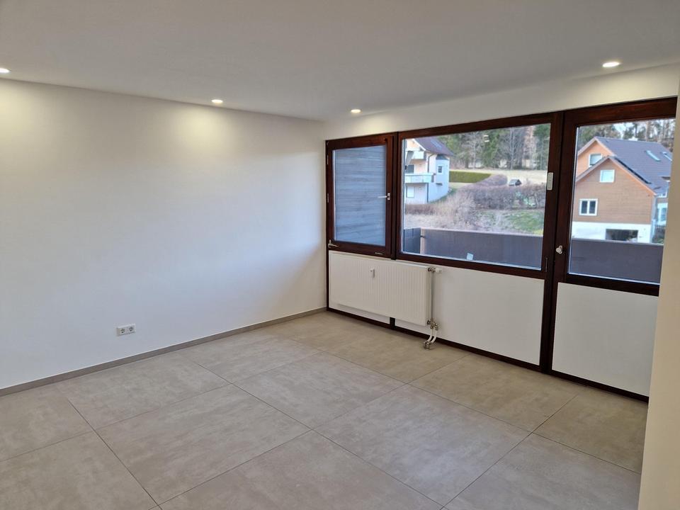 Gemütliche 3-Zimmer-Wohnung mit Balkon, Schwimmbecken und traumhafter Schwarzwald-Lage! – Bild 3