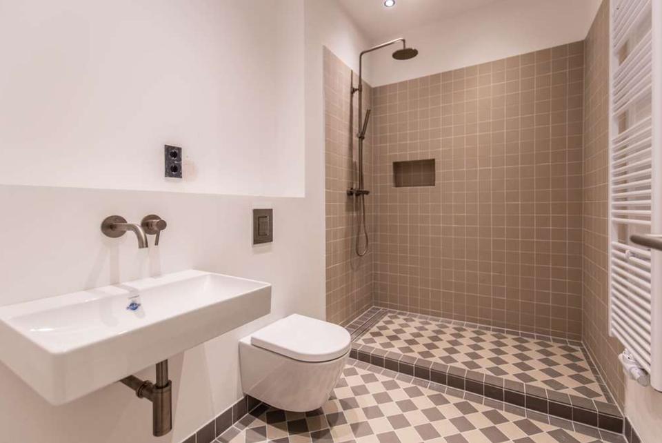 Stucktraum & Südwestbalkon im Herzen von Prenzlauer Berg – Bild 9