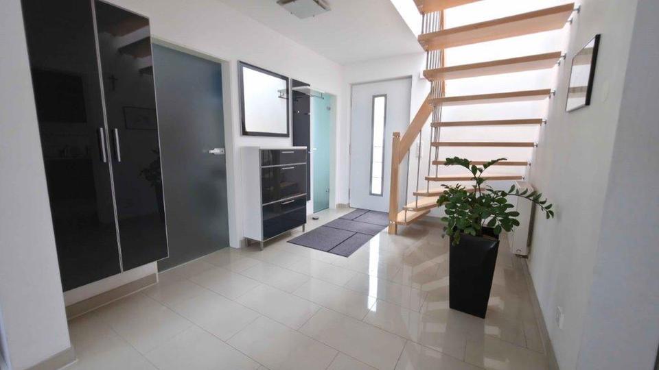 Moderne DHH, provisionsfrei, ideal für Familien. – Bild 5