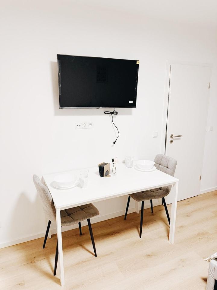 Helles Apartment mit Terase (Frisch saniert + Vollmöbliert) – Bild 5