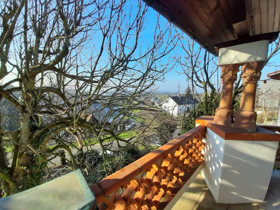 Traumaussicht in die Rheinebene - Einfamilienhaus mit Einliegerwohnung und Ausbaupotenzial – Bild 11