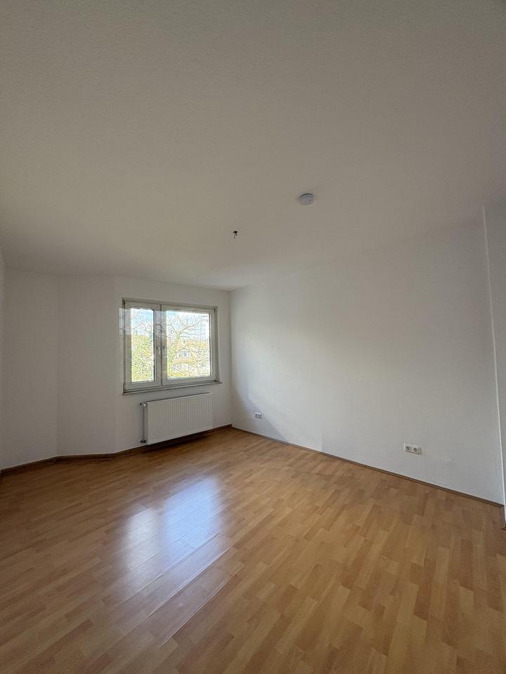 Modernisierte 2,5-Zimmer-Wohnung – Bild 3