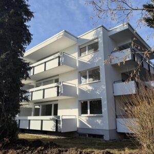 Neue Heizung, neue Bäder, neue Leitungen, zwei Balkone in bester Lage von Ehningen