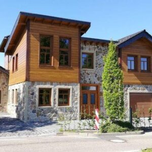 Exklusiver Wohnsitz  Pferdehaltung erlaubt und ca 4000m2 Streuobstwiese