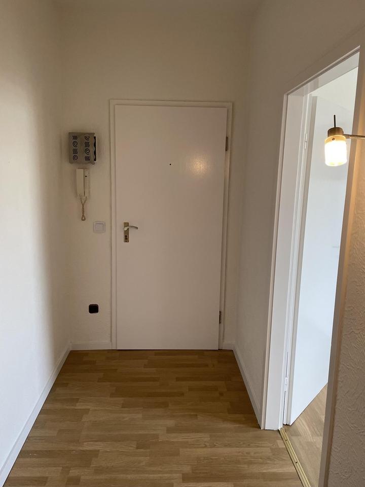 Starting a new job in or around Essen? Fully furnished period apartment in a prime central location – Bild 10