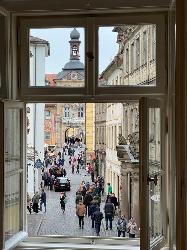 Neu renovierte 3-Zimmer Wohnung inmitten der historischen Altstadt – Bild 2