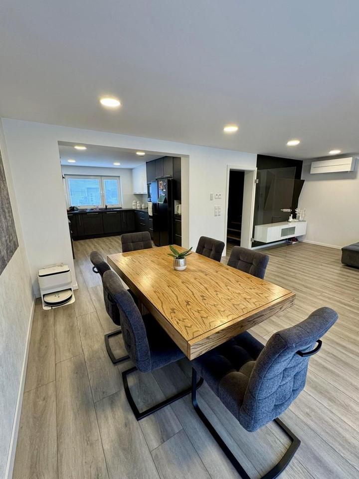 Kernsaniertes Reihenendhaus mit 2 Garagen – Bild 3