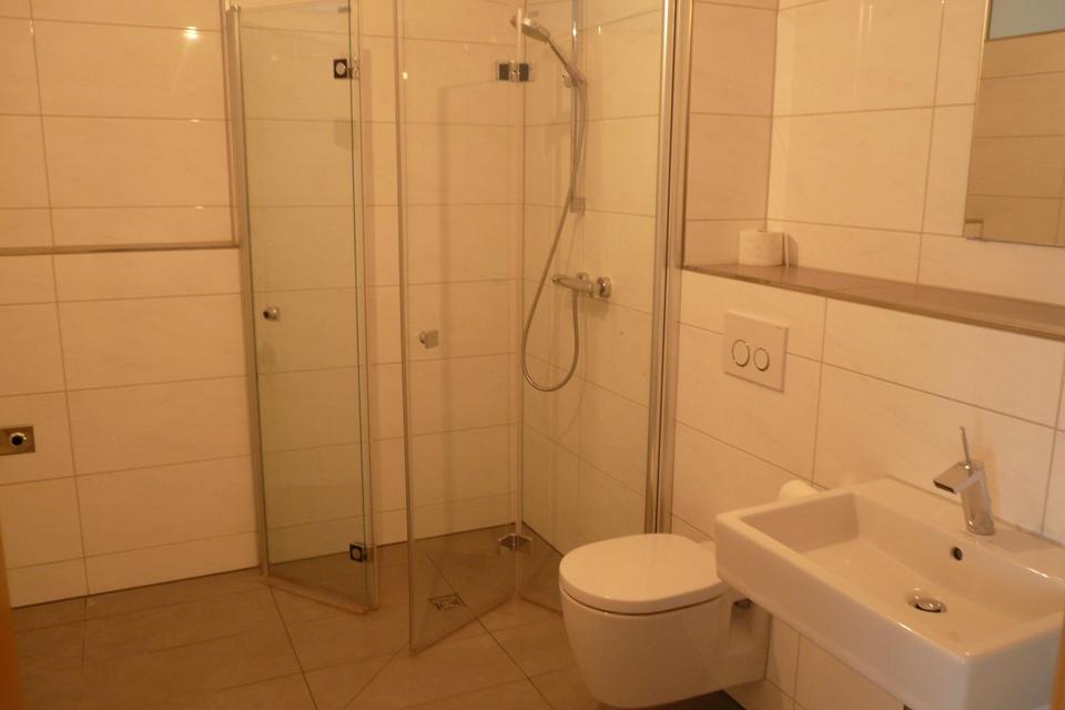 Moderne 2-Zimmer Wohnung mit großer Terasse und Tiefgaragenstellplatz in Ulm – Bild 4