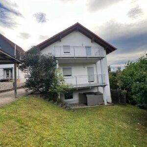 Modernes Einfamilienhaus mit Garten, Kamin & viel Platz in Reichenbach-Steegen