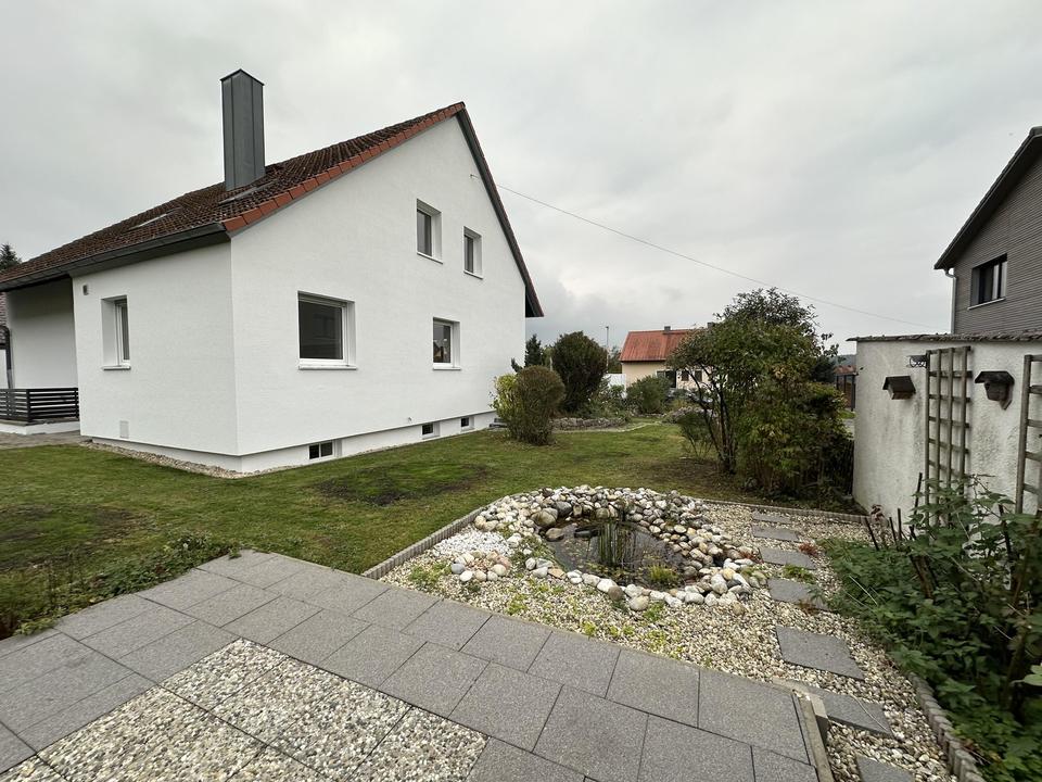 Geräumiges Einfamilienhaus mit schönem Naturgarten und Einzelgarage – Bild 34