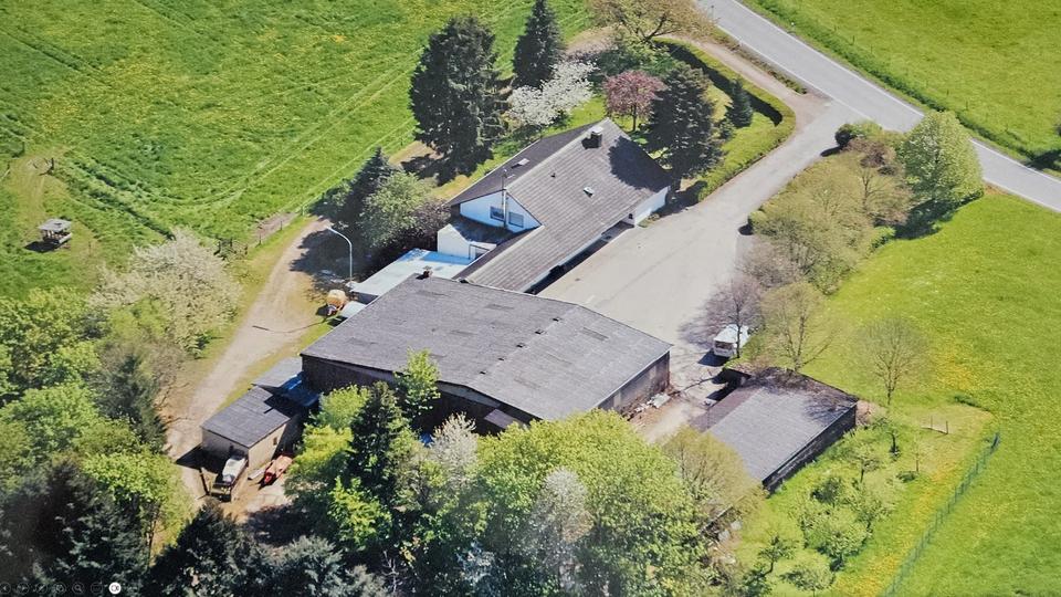 Großzügiges Bauernhaus in einzigartiger Alleinlage