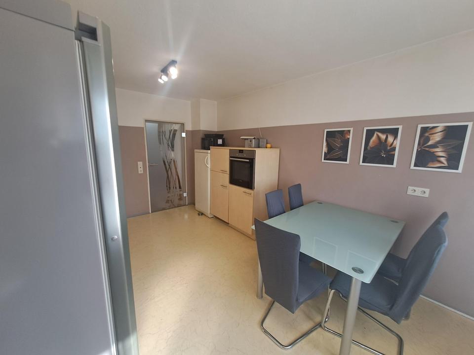 Charmante 4-Zimmer-Wohnung mit separater Wohnküche und zwei Bädern in Rosenheim zu verkaufen – Bild 13