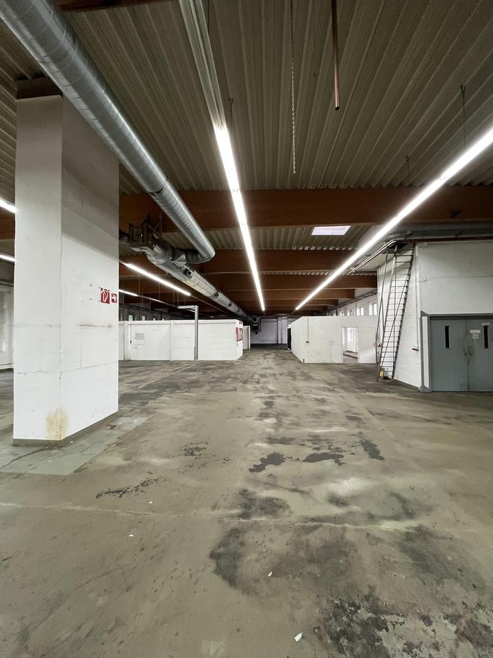 Große Gewerbefläche 5.300 m² (Lager/Handwerk) in Haan, Teilfächen möglich