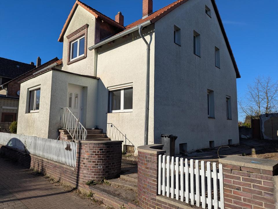 Großzügiges Haus mit Einliegerwohnung – viel Potenzial für Familie, Mehrgenerationen oder MFH – Bild 2