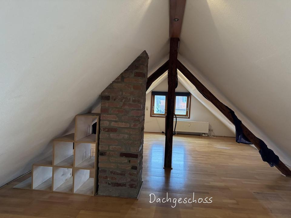 Haus mit zwei Wohneinheiten und einem separaten großen Garten – Bild 33