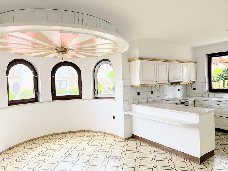 Repräsentatives 2-Familienhaus mit Ausbaupotential in begehrter Wohnlage – Bild 4