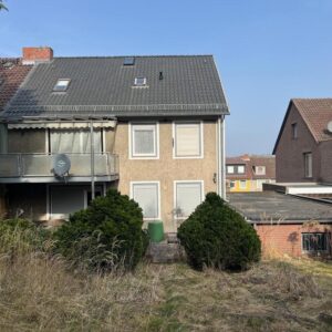 Charmante Doppelhaushälfte - 3 Wohneinheiten in Wolfsburg-Laagberg zu verkaufen