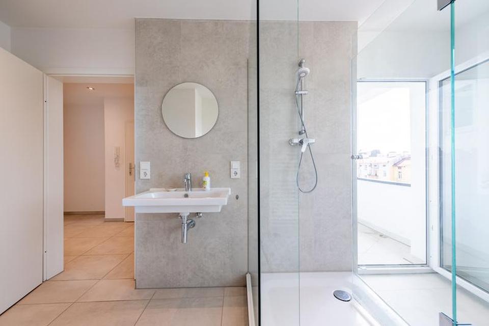 Wohnen mit Blick auf das Maximilianeum! Sanierte 2,5-Zimmer-Wohnung mit zwei Balkonen - sofort frei! – Bild 8