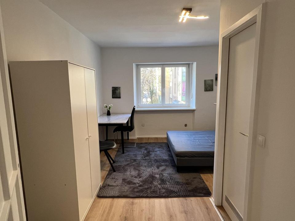 4 freie WG-Zimmer, frisch renoviert und neu möbliert in zentraler Lage am Plärrer – Bild 4