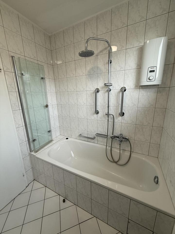 Sonnige 3ZKB beim Jung-Stilling KH, mit Aufzug, mit EBK, neues Bad gepl., elektr. Garage, renov. – Bild 13