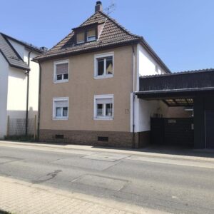 2-Familien-Haus mit schönem Garten in zentraler Lage