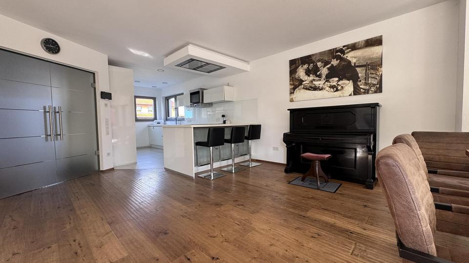 Luxuriöses Einfamilienhaus mit 7 Zimmern in Hilpoltstein – Bild 3