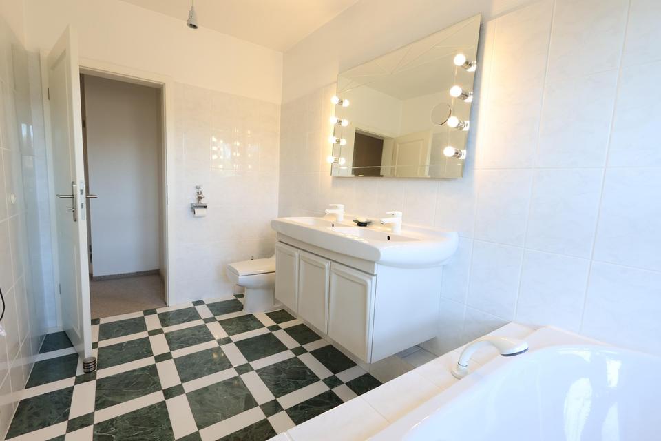 Stadtreihenendhaus Sackg. Wohnfl. 149 m² und Nutzfl. 68 m² – Bild 12