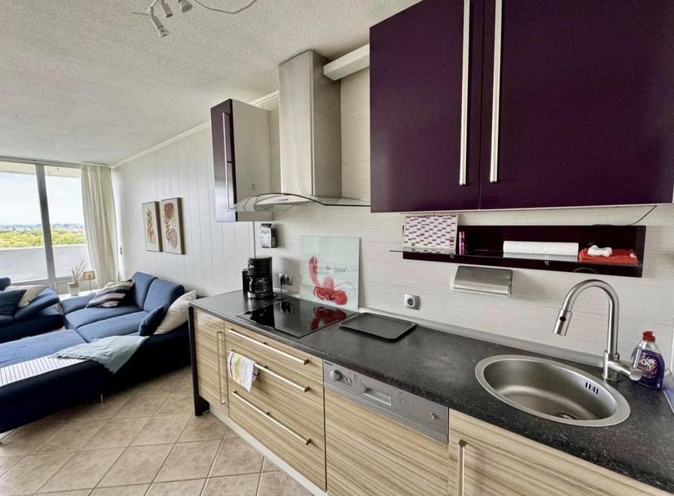 Möblierte 1-Zimmer-Wohnung im 10. Stock mit herrlicher Aussicht – Bild 5