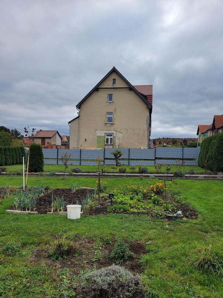 Barrierefrei wohnen in Zweifamilienhaus mit Lift, Garten & Autostellplätze – Bild 4