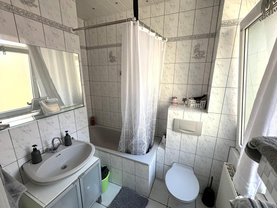 3-Zimmer-Wohnung in Stilaltbau mit EBK (WG möglich) – Bild 5