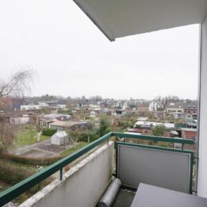 Stilvolle, gepflegte 3-Raum-Wohnung mit Balkon in Ac-Forst, WG-geeignet