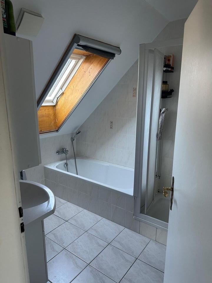 Provisionsfreie Vollmöblierte Maisonette Wohnung + 2 Stellplätze – Bild 5