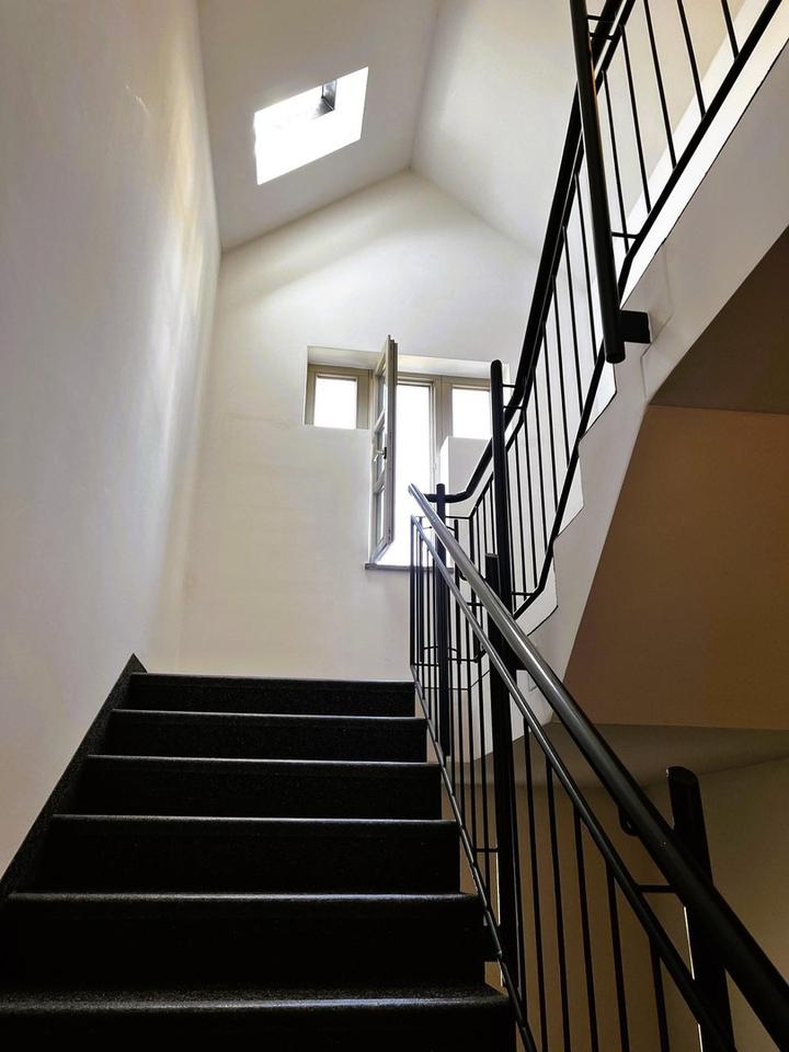 Helle Dachwohnung mit Südterrasse und Blick ins Grüne – Bild 19