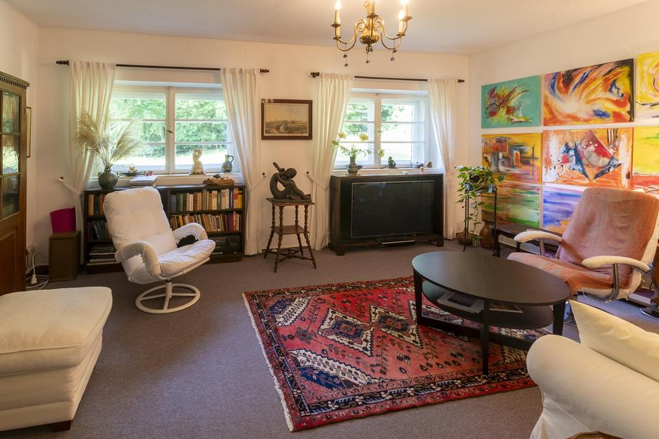 Ein Anwesen von Seltenheit – Villa, Stall & Luxuriöse Alleinlage – Bild 4