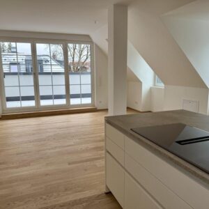 Herrliche 2,5-Zi-Dachgeschosswohnung mit Dachterasse in München-Forstenried