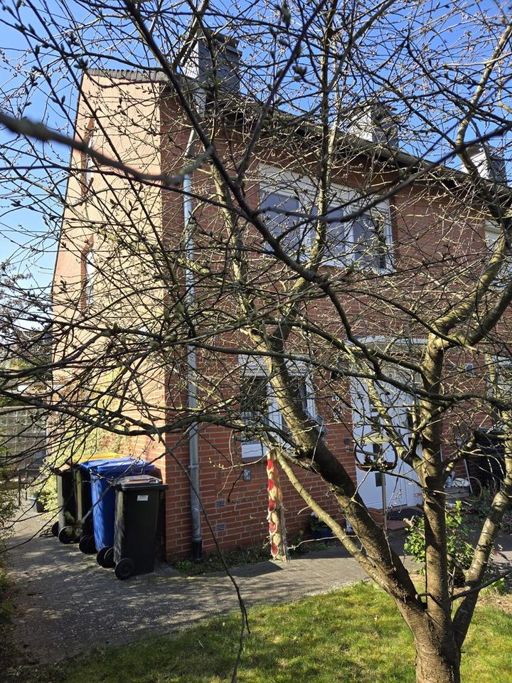 *Provisionsfrei*Reihenendhaus, 96qm, 377qm, 3,5 Zi, Keller, Garage