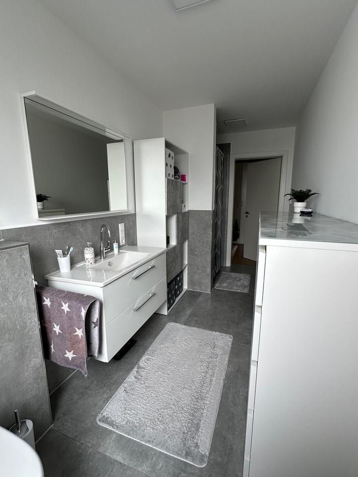 Moderne 3-Zimmer-Neubauwohnung mit Garten im Erdgeschoss – Bild 39